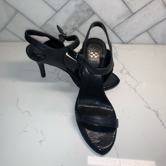 Black heel - Picture 3 of 3